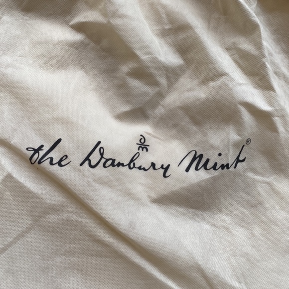 The Danbury Mint dust bag for Purse Bag like new 20x16” - Picture 2 of 4